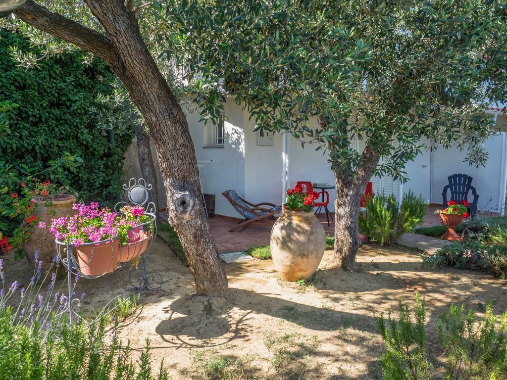 Bed and Breakfast Tra Gli Ulivi Пьетра-Лигуре Экстерьер фото